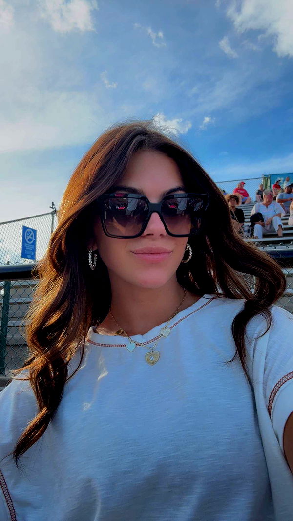 mia_sweitz image ~ Altpins