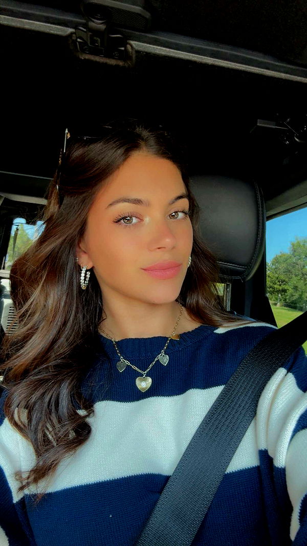 mia_sweitz image ~ Altpins