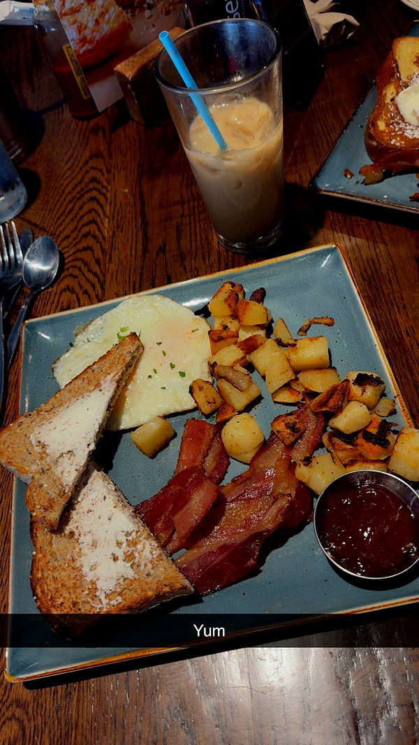 mia_sweitz image ~ Altpins