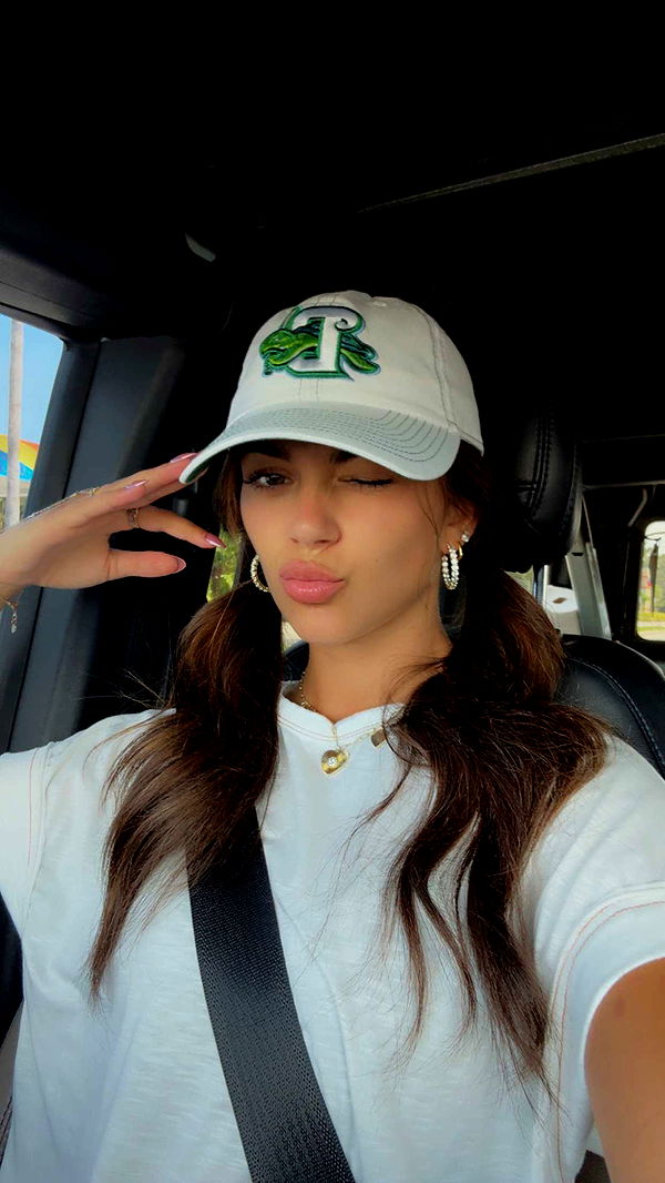 mia_sweitz image ~ Altpins