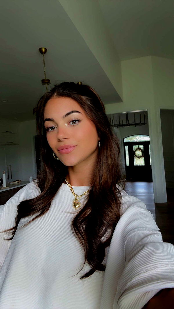 mia_sweitz image ~ Altpins