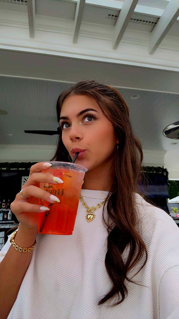 mia_sweitz image ~ Altpins