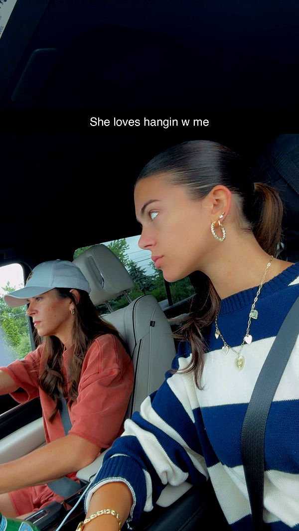 mia_sweitz image ~ Altpins