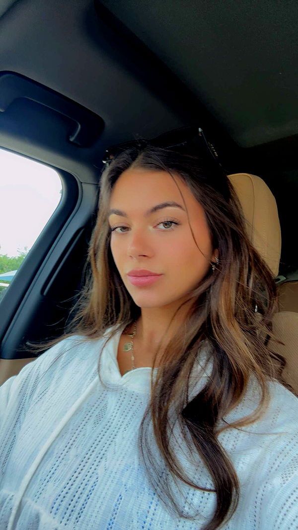 mia_sweitz image ~ Altpins