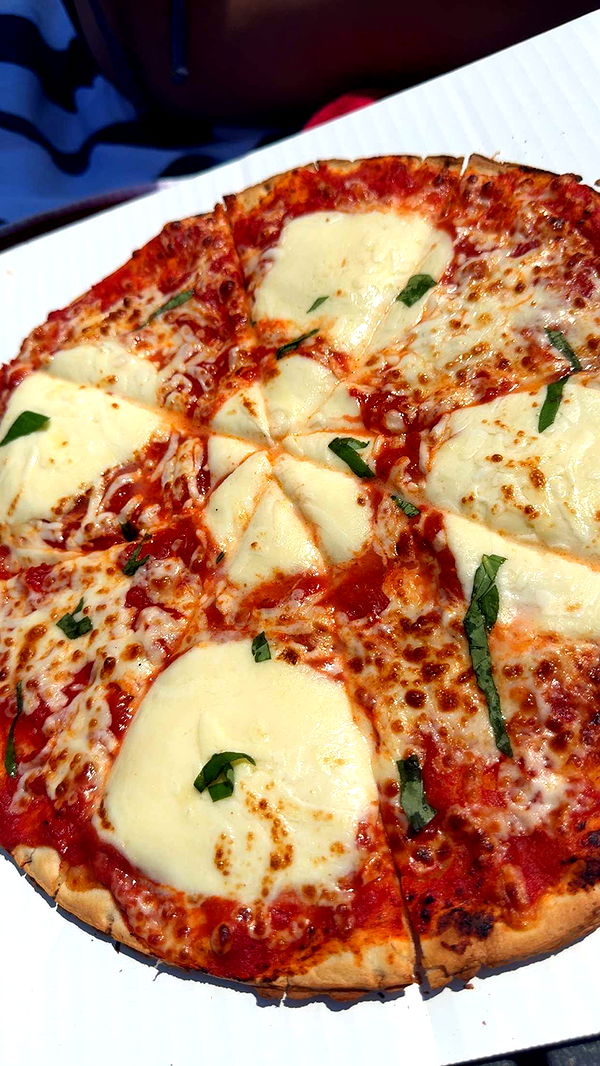 mia_sweitz image ~ Altpins