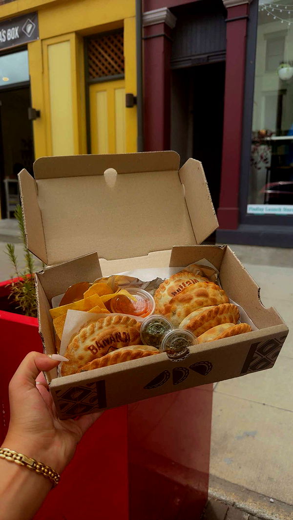 mia_sweitz image ~ Altpins