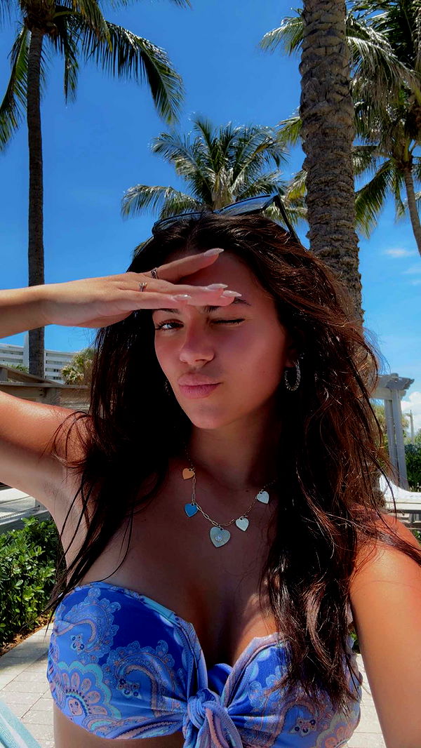 mia_sweitz image ~ Altpins