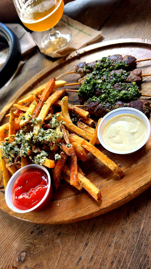 mia_sweitz image ~ Altpins