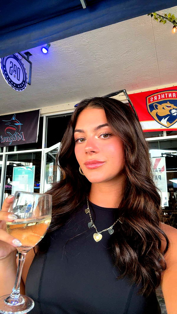 mia_sweitz image ~ Altpins