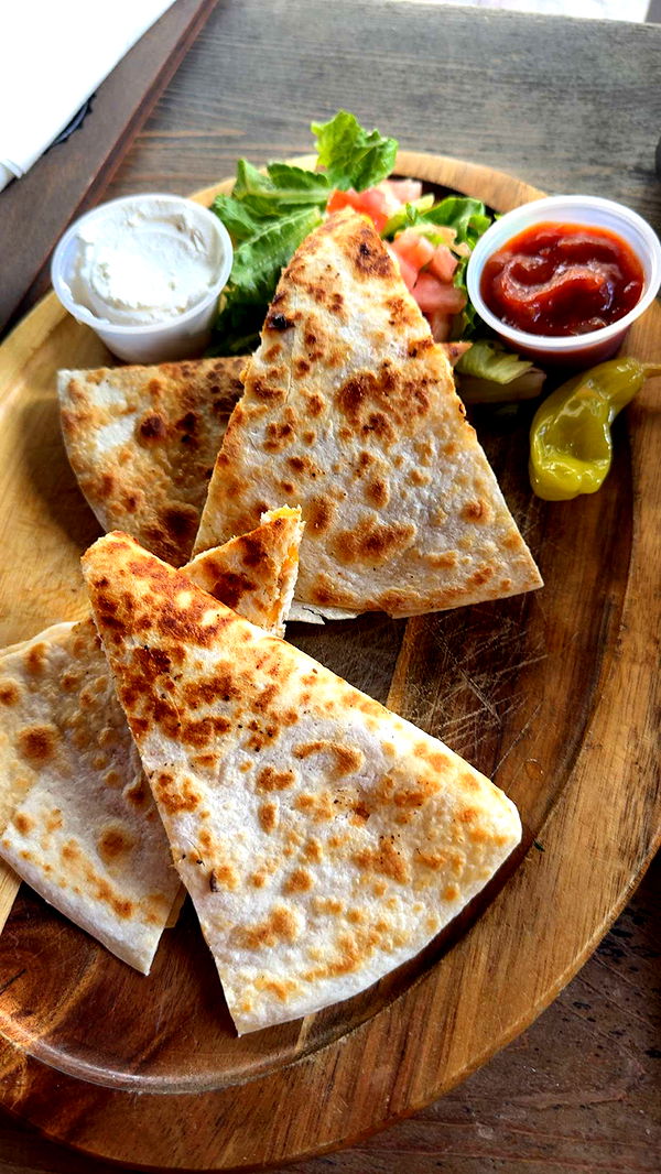 mia_sweitz image ~ Altpins