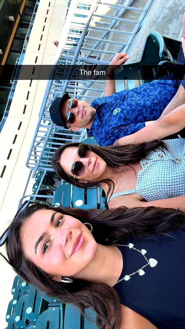 mia_sweitz image ~ Altpins