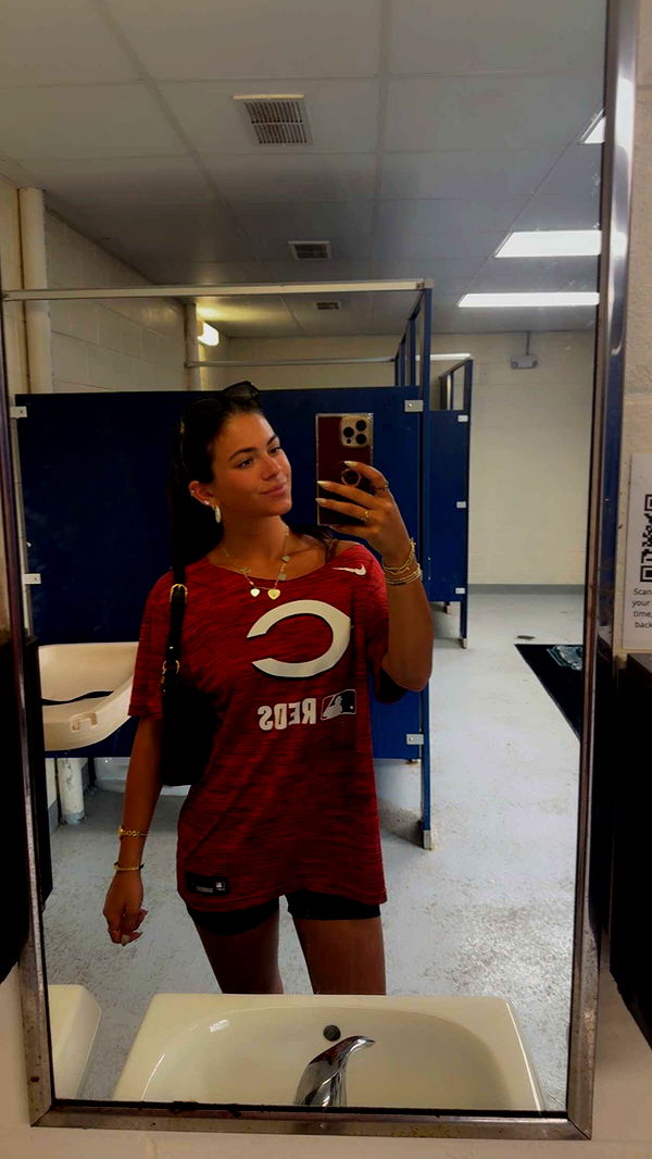 mia_sweitz image ~ Altpins