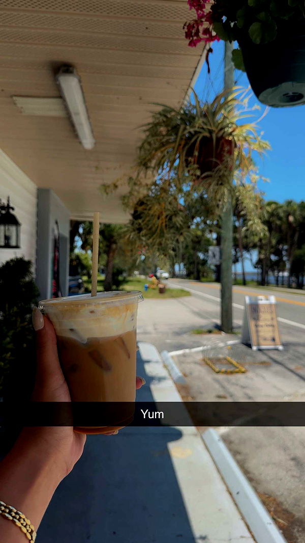 mia_sweitz image ~ Altpins