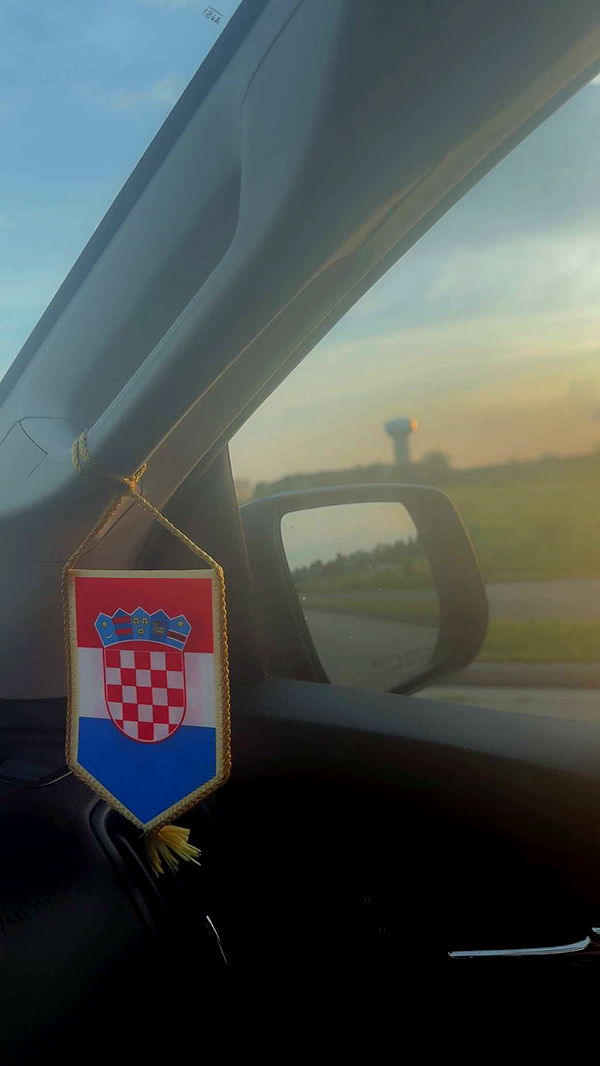 mia_sweitz image ~ Altpins