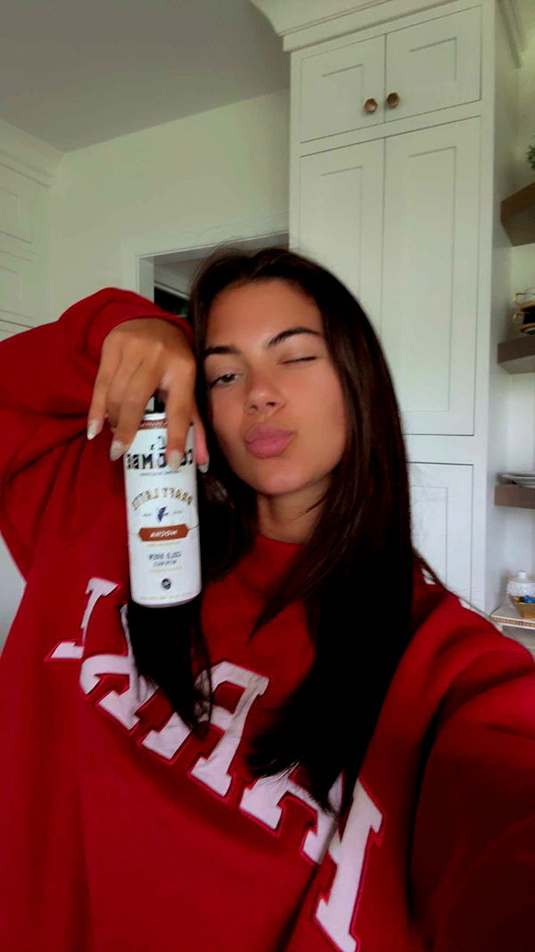 mia_sweitz image ~ Altpins