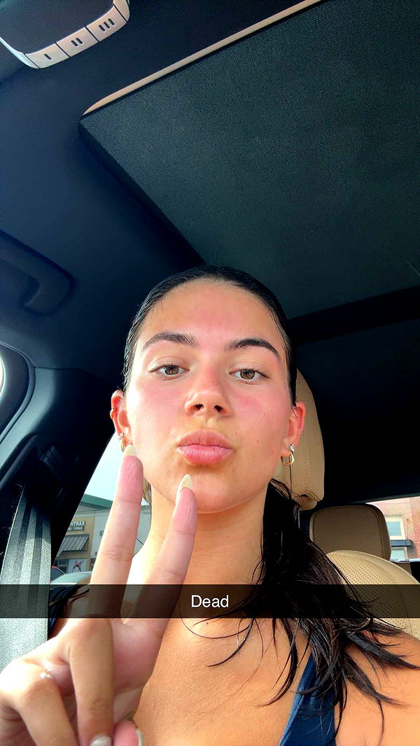 mia_sweitz image ~ Altpins