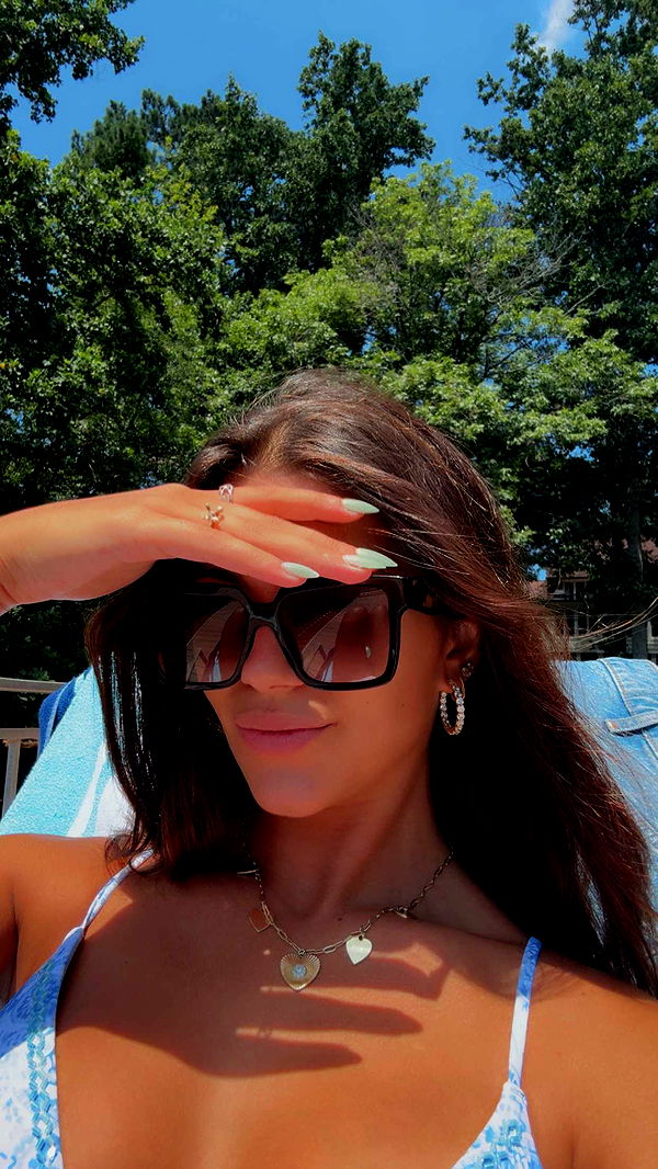 mia_sweitz image ~ Altpins