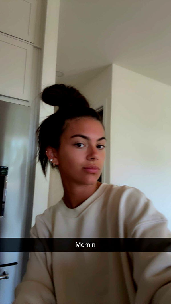 mia_sweitz image ~ Altpins