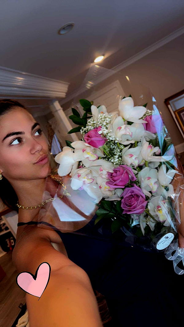 mia_sweitz image ~ Altpins