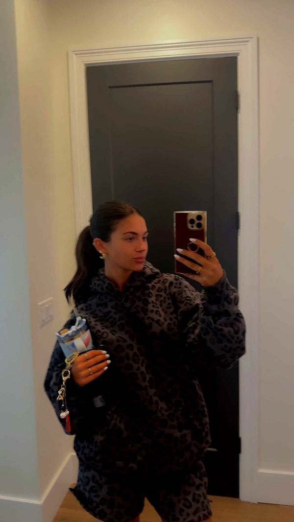 mia_sweitz image ~ Altpins