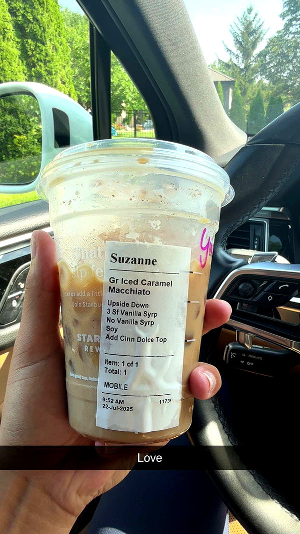 mia_sweitz image ~ Altpins