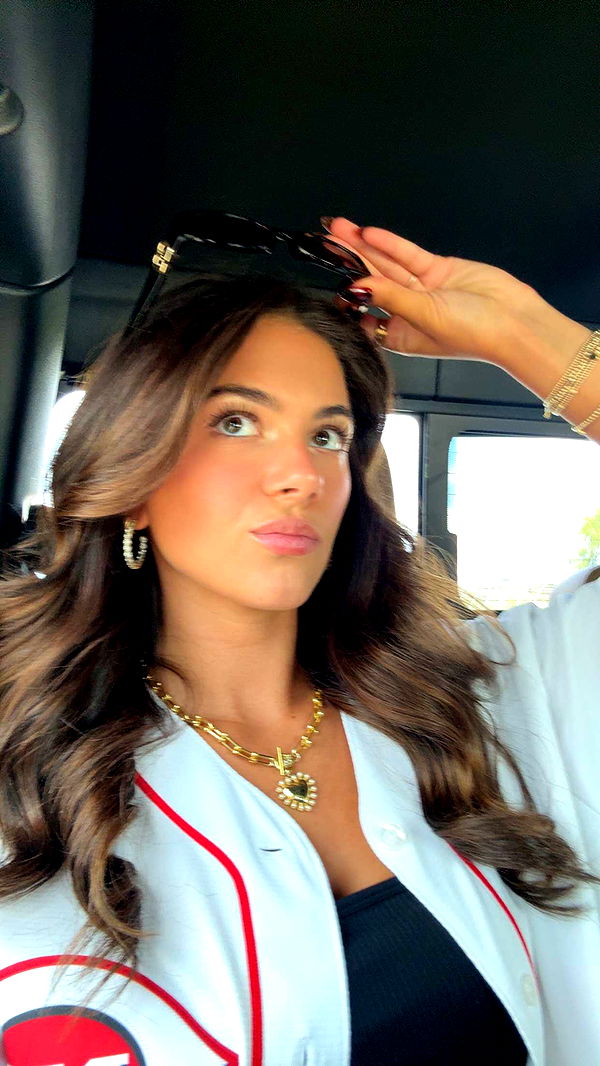 mia_sweitz image ~ Altpins