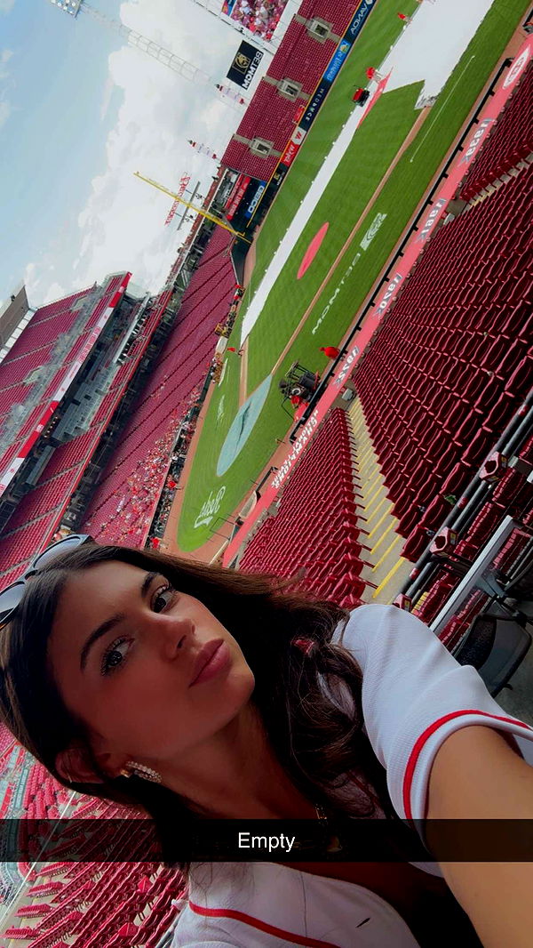 mia_sweitz image ~ Altpins