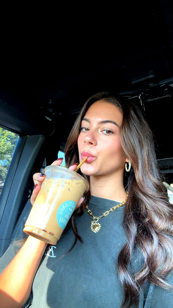 mia_sweitz image ~ Altpins