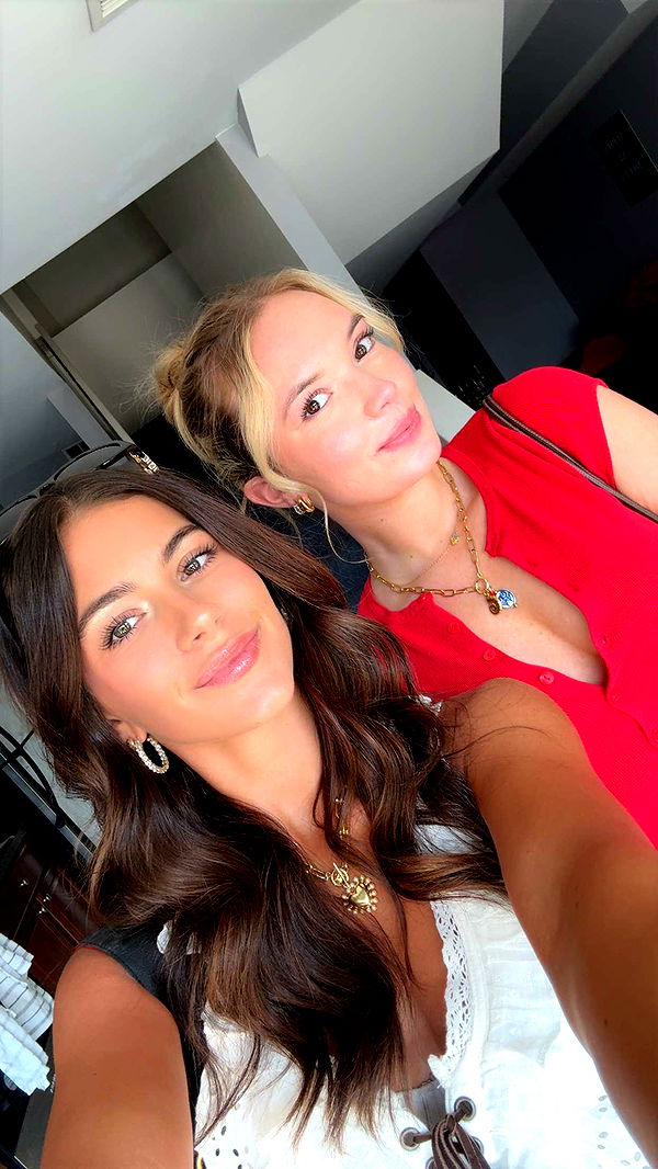 mia_sweitz image ~ Altpins