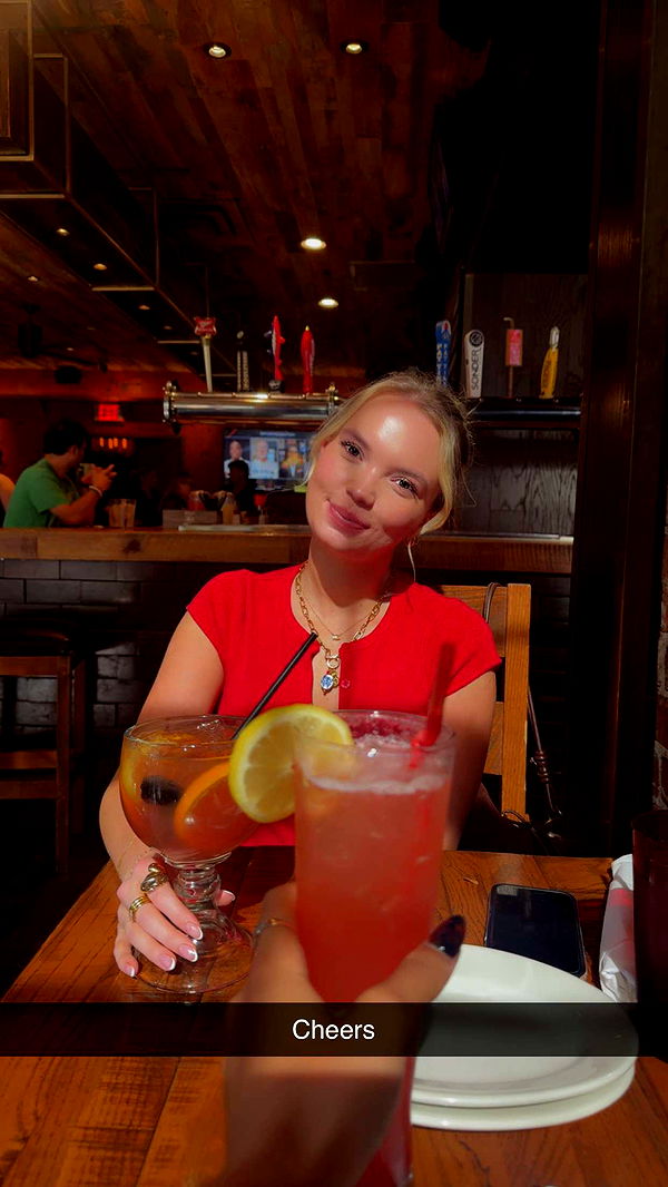 mia_sweitz image ~ Altpins