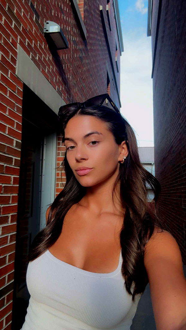 mia_sweitz image ~ Altpins