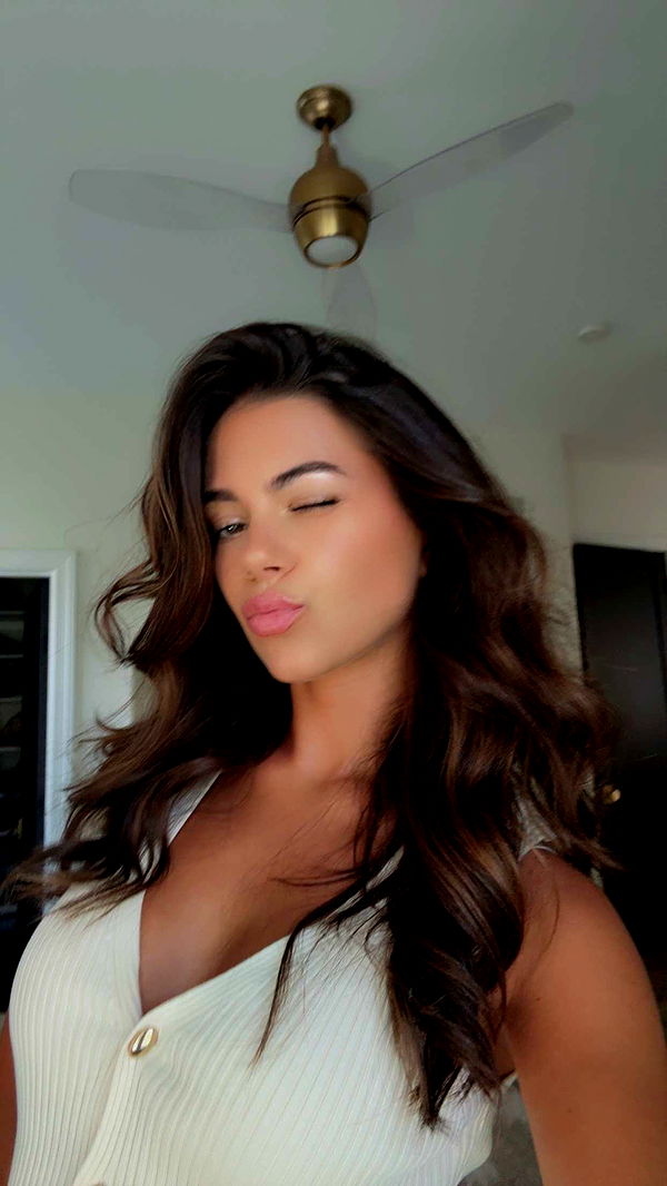 mia_sweitz image ~ Altpins