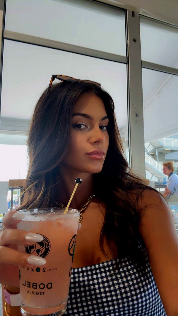 mia_sweitz image ~ Altpins