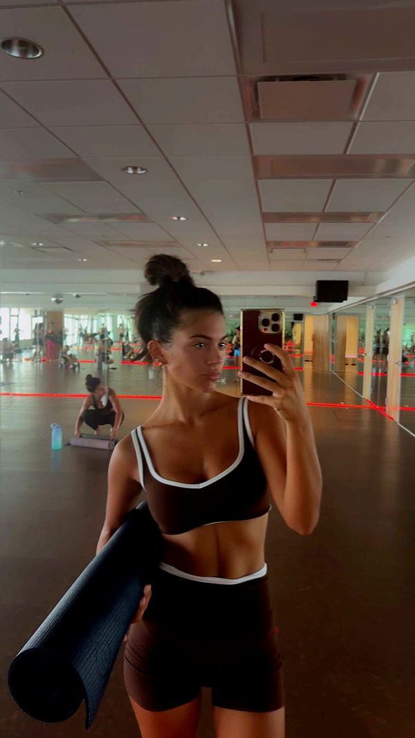 mia_sweitz image ~ Altpins