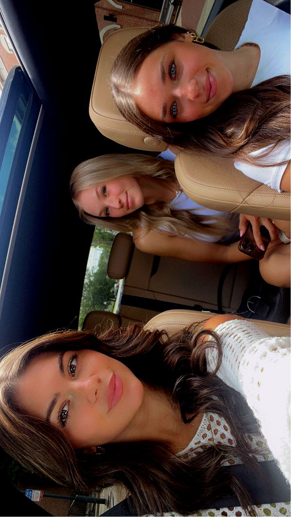 mia_sweitz image ~ Altpins