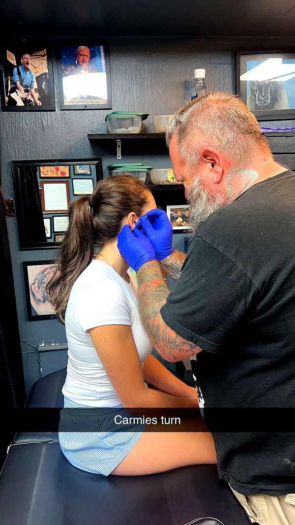 mia_sweitz image ~ Altpins