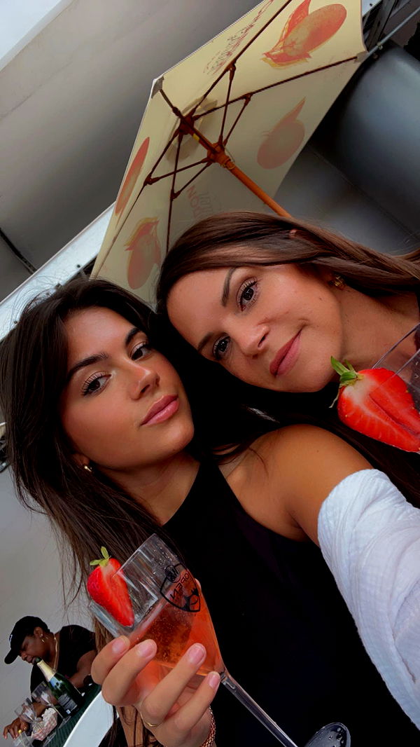 mia_sweitz image ~ Altpins