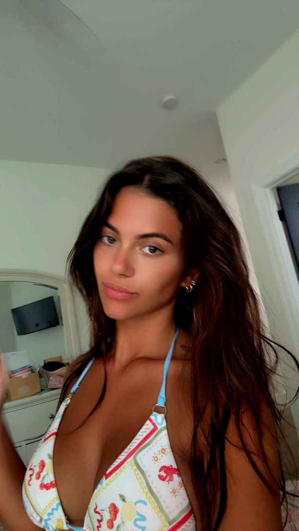 mia_sweitz image ~ Altpins