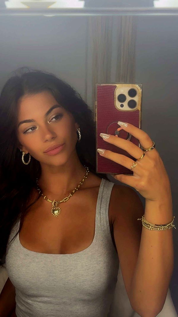 mia_sweitz image ~ Altpins