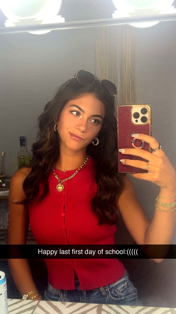 mia_sweitz image ~ Altpins