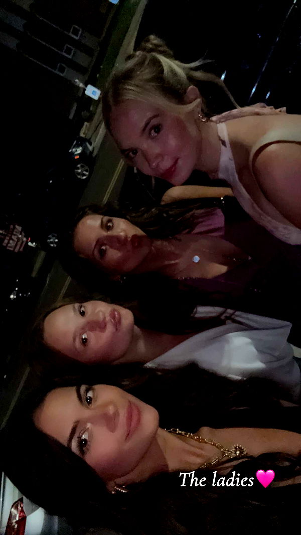 mia_sweitz image ~ Altpins