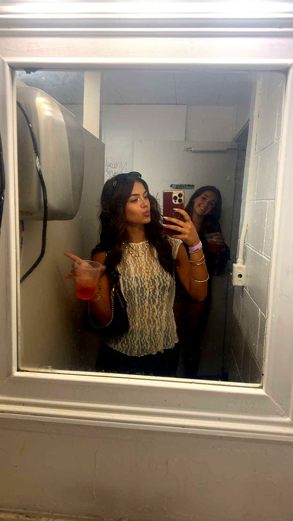 mia_sweitz image ~ Altpins