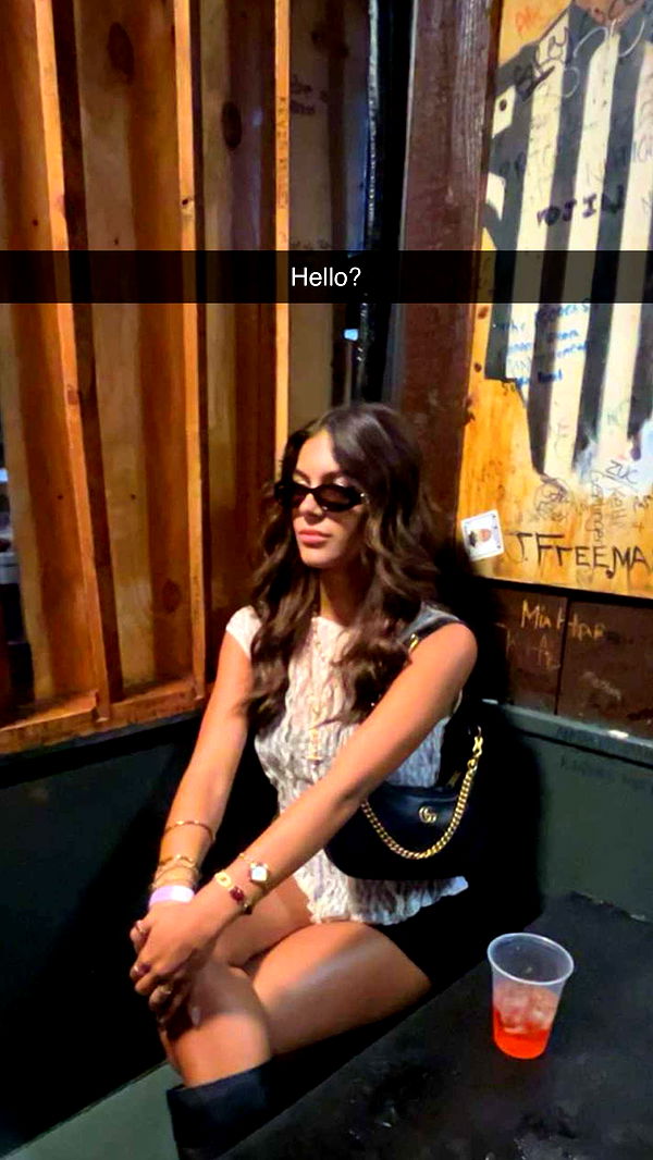 mia_sweitz image ~ Altpins