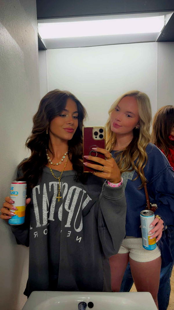 mia_sweitz image ~ Altpins