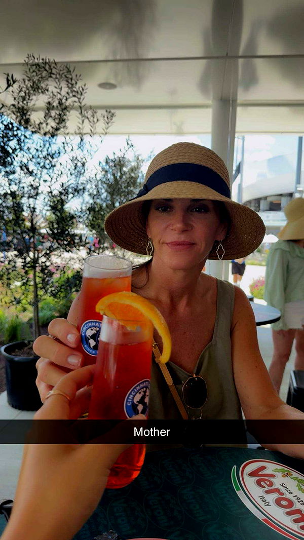 mia_sweitz image ~ Altpins