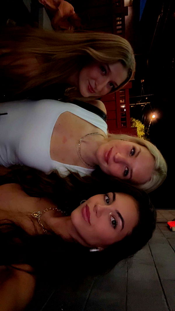 mia_sweitz image ~ Altpins