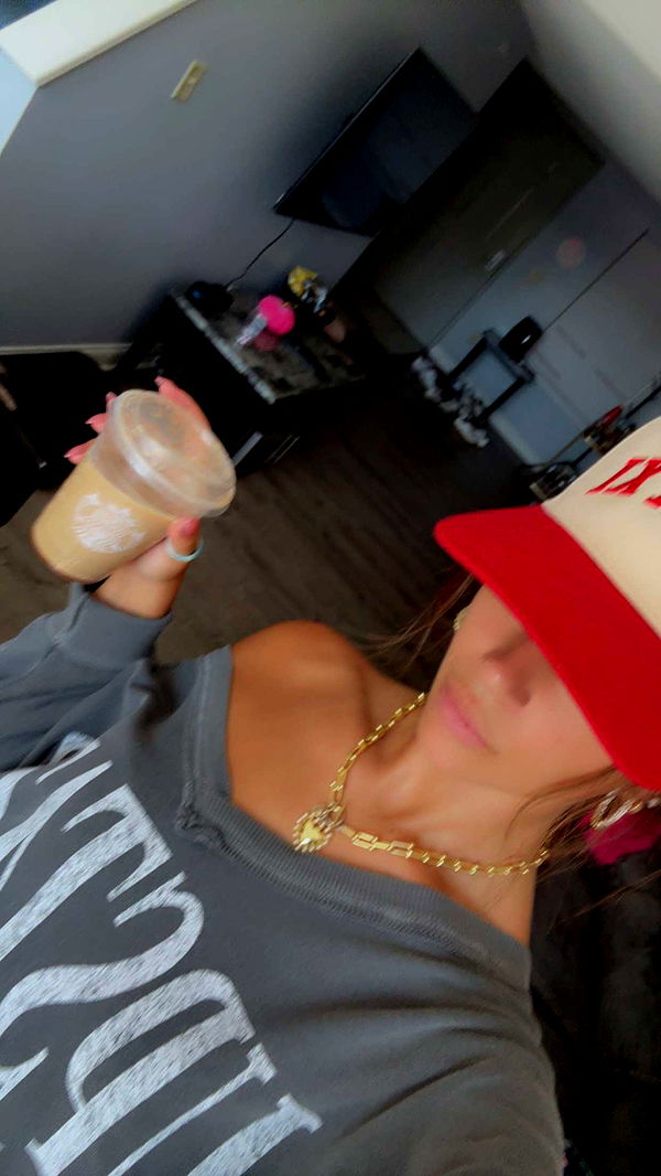 mia_sweitz image ~ Altpins