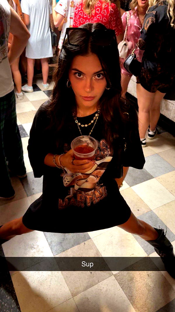 mia_sweitz image ~ Altpins