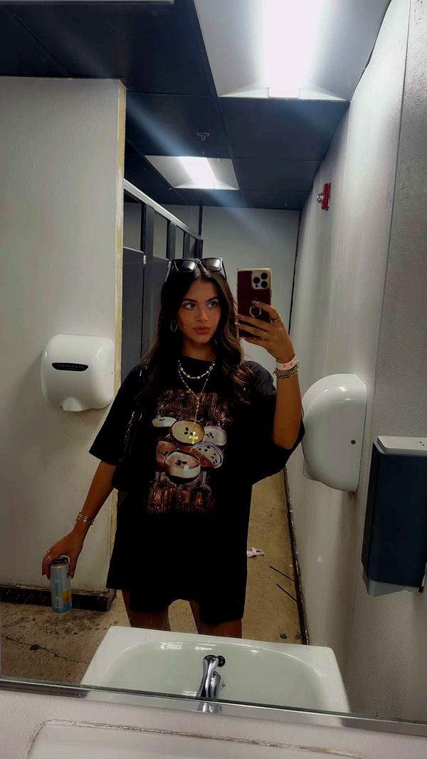 mia_sweitz image ~ Altpins