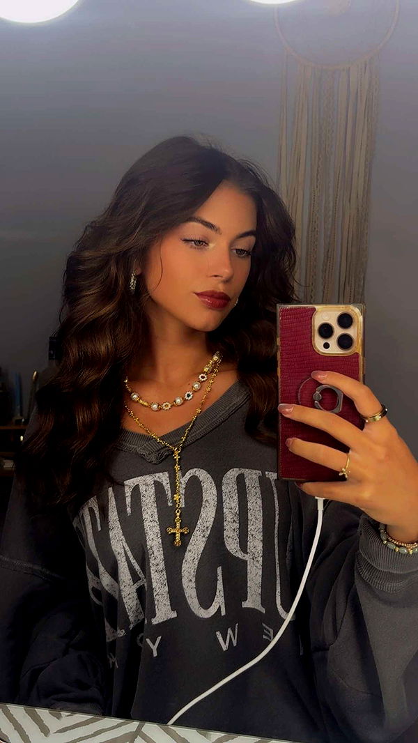 mia_sweitz image ~ Altpins